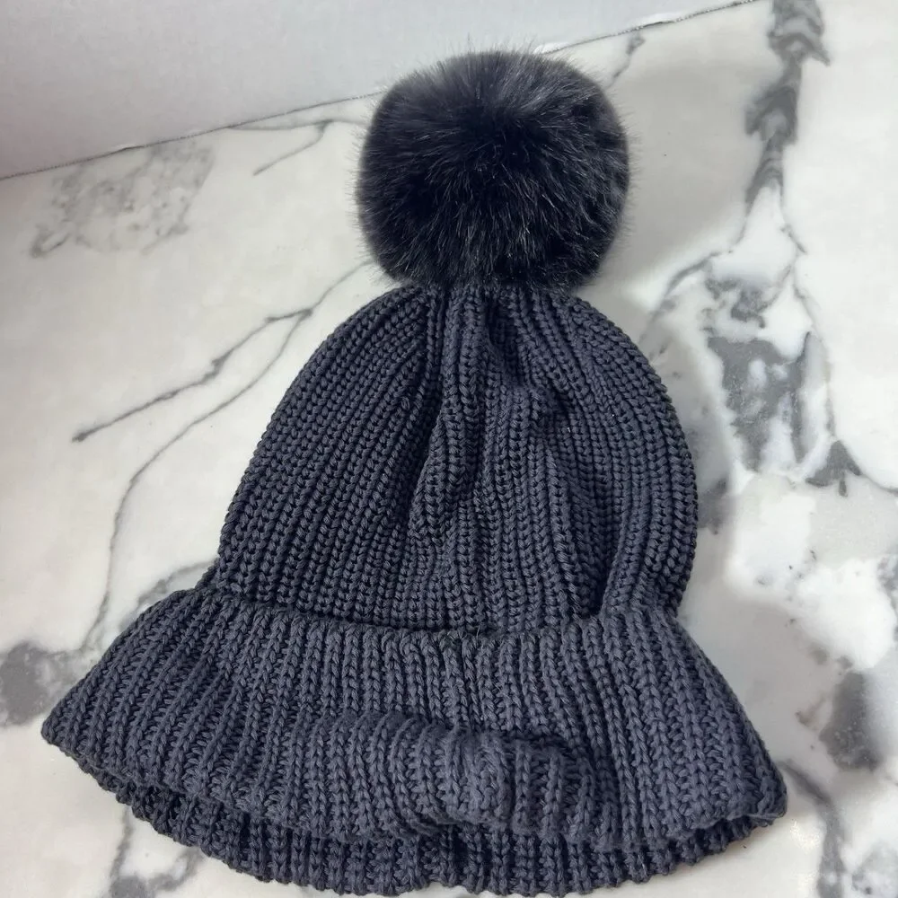 Love Your Melon x Star Wars Mandalorian Baby Yoda Grogu Knit Beanie Hat Pom Gray